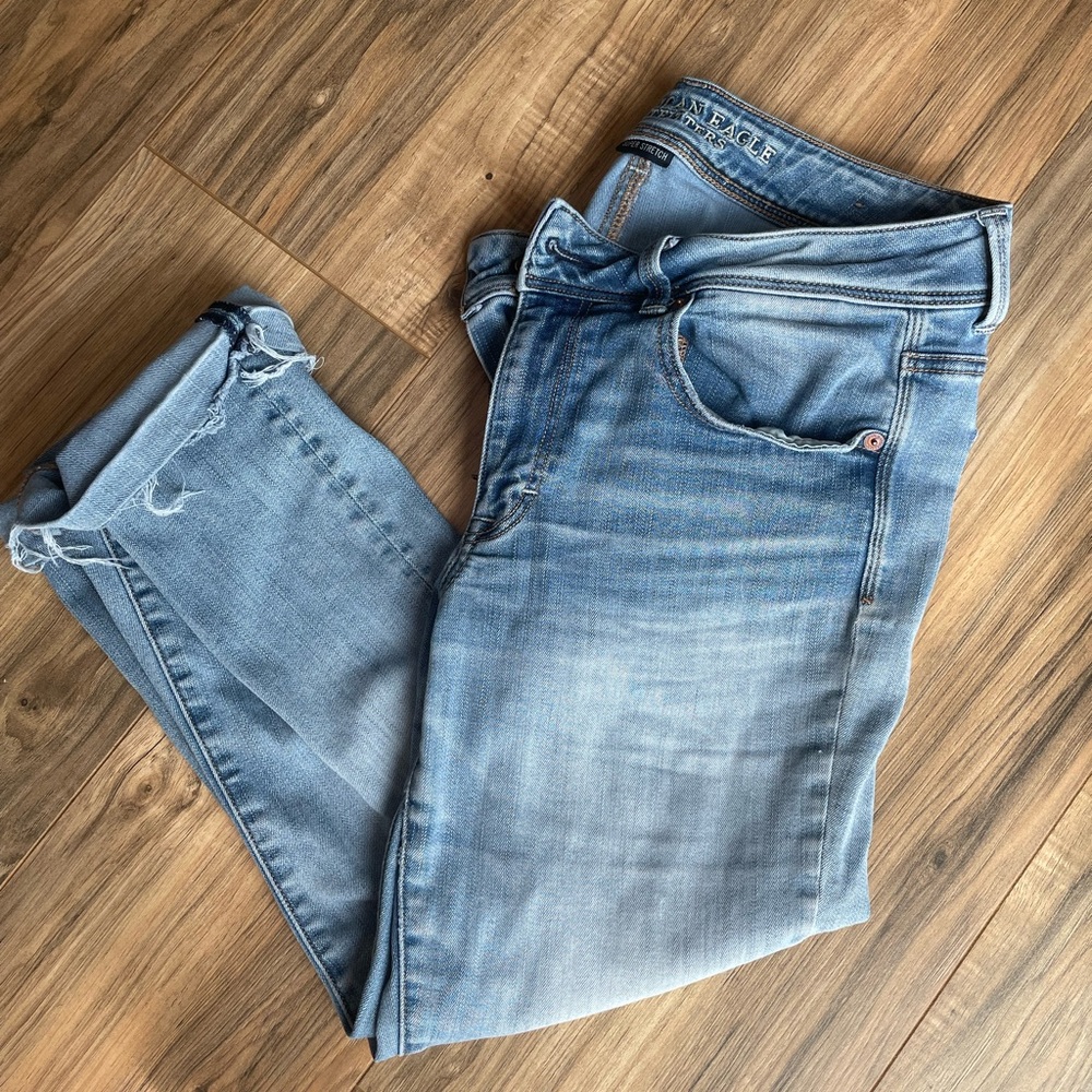 American Eagle Crop Jeans
